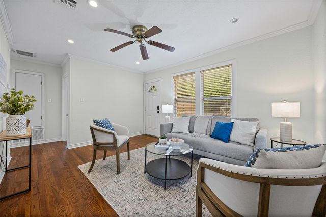 2403 S 2nd ST, Austin, TX 78704