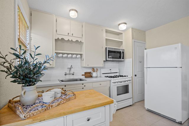 2403 S 2nd ST, Austin, TX 78704