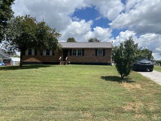 212 Lyons Ln, Columbia, TN 38401
