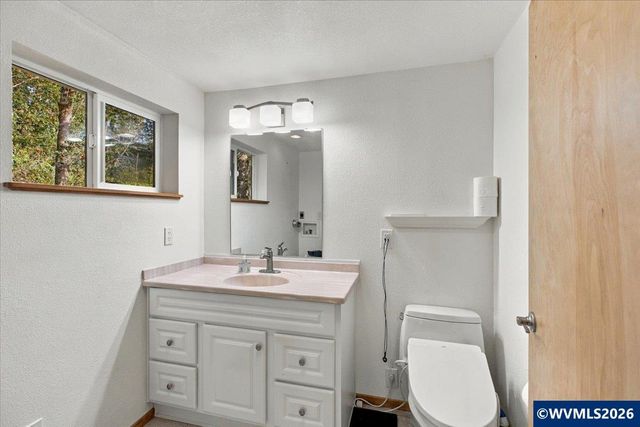 2941 NW Independence Hwy, Albany, OR 97321
