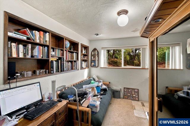 2941 NW Independence Hwy, Albany, OR 97321