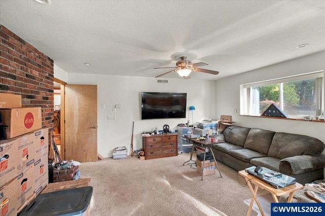 2941 NW Independence Hwy, Albany, OR 97321