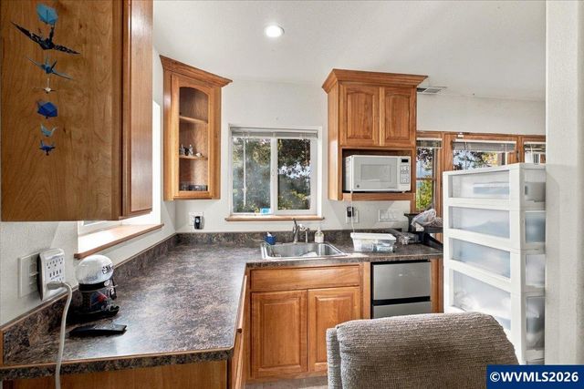 2941 NW Independence Hwy, Albany, OR 97321
