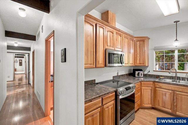 2941 NW Independence Hwy, Albany, OR 97321