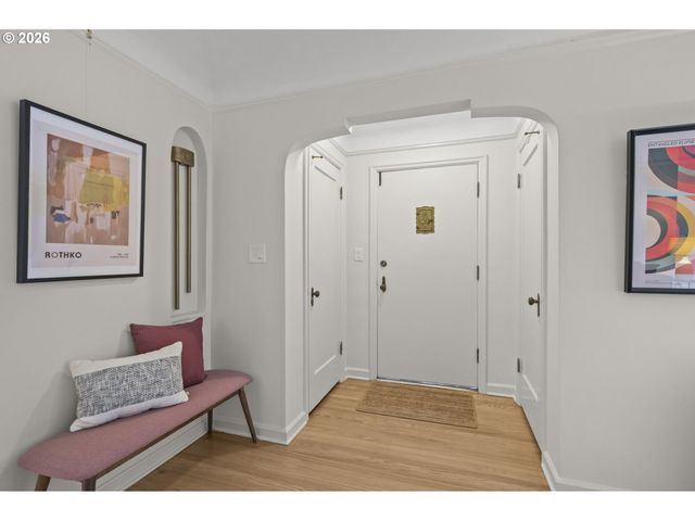 6925 Se Morrison Ave, Portland, OR 97215