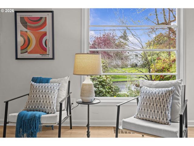 6925 Se Morrison Ave, Portland, OR 97215