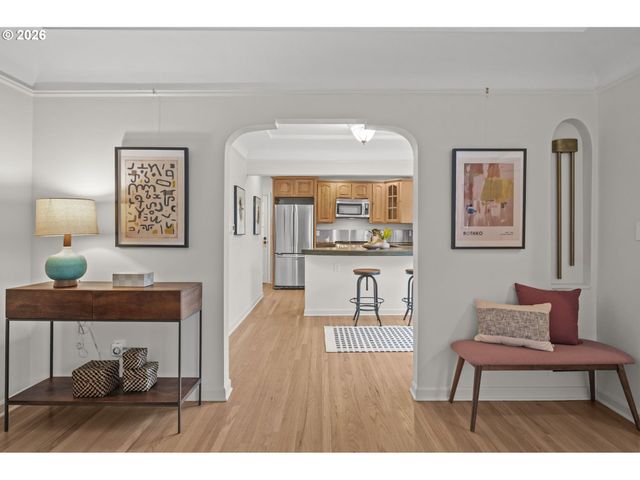 6925 Se Morrison Ave, Portland, OR 97215