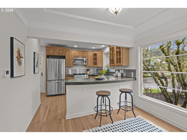 6925 Se Morrison Ave, Portland, OR 97215