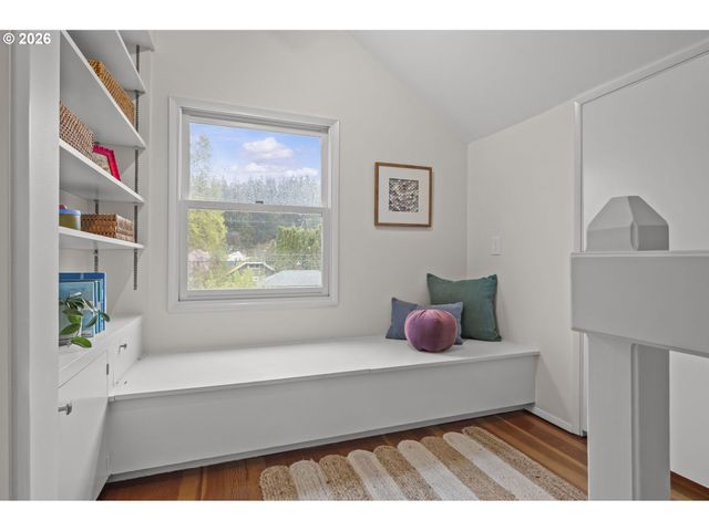 6925 Se Morrison Ave, Portland, OR 97215