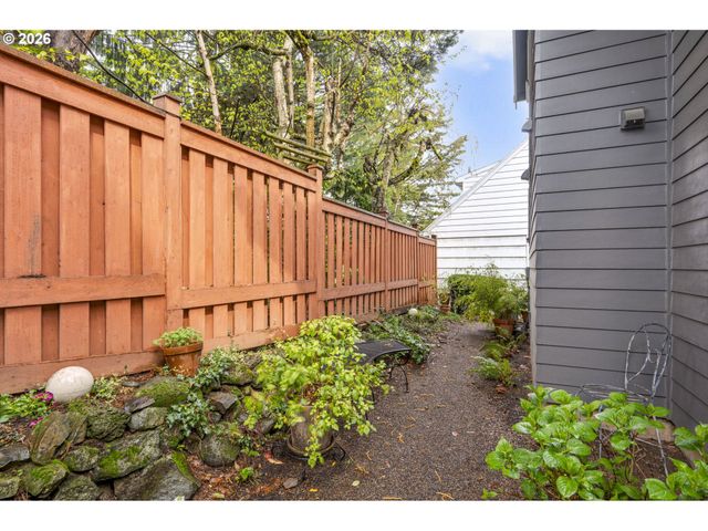6925 Se Morrison Ave, Portland, OR 97215