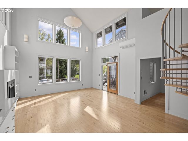 6925 Se Morrison Ave, Portland, OR 97215