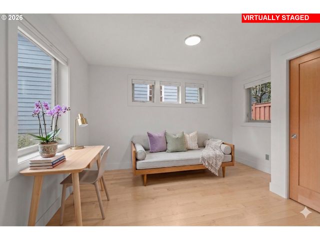 6925 Se Morrison Ave, Portland, OR 97215