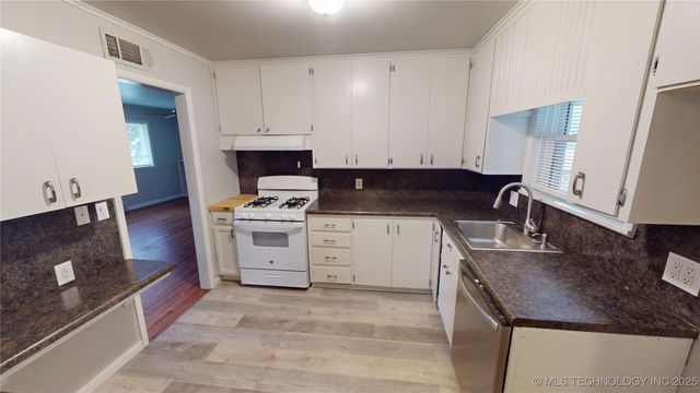 4538 S 23rd West Avenue, Tulsa, OK 74107