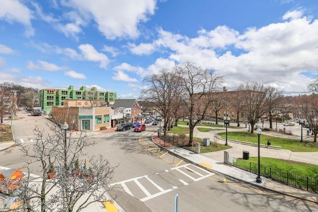 734 South Street 1, Boston, MA 02131