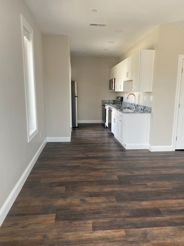 734 South Street 1, Boston, MA 02131