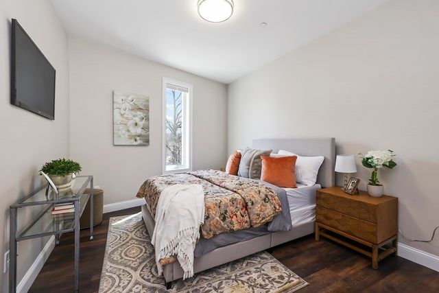 734 South Street 1, Boston, MA 02131