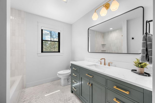 17 Rogers Road, Harwich, MA 02645