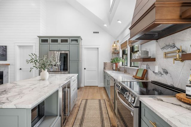 17 Rogers Road, Harwich, MA 02645