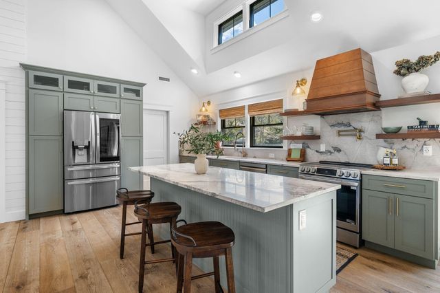 17 Rogers Road, Harwich, MA 02645