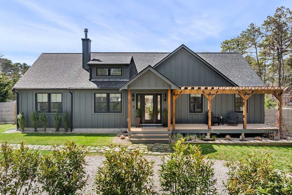 17 Rogers Road, Harwich, MA 02645