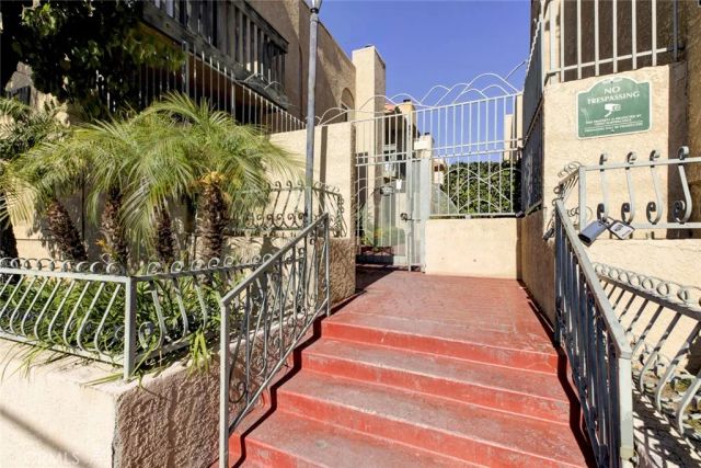10260 Plainview Avenue 22, Tujunga, CA 91042