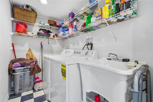 230 Neely School Rd, Marshall, PA 15090