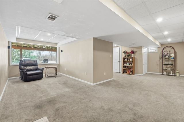 230 Neely School Rd, Marshall, PA 15090