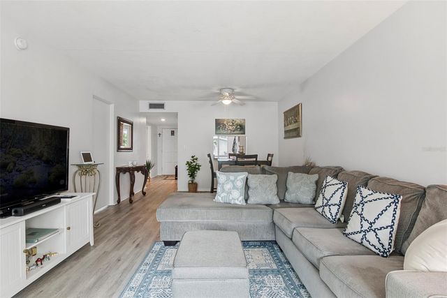8651 10TH STREET N 118, St Petersburg, FL 33702
