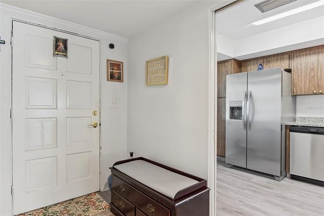 8651 10TH STREET N 118, St Petersburg, FL 33702