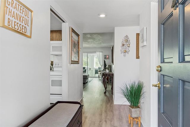 8651 10TH STREET N 118, St Petersburg, FL 33702