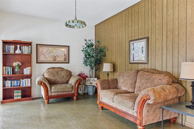 8651 10TH STREET N 118, St Petersburg, FL 33702