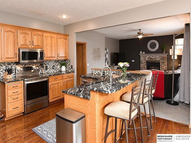 9022 Bayberry Circle, La Vista, NE 68128