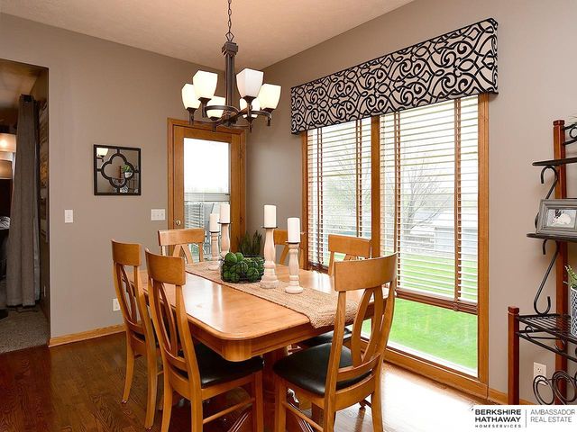 9022 Bayberry Circle, La Vista, NE 68128