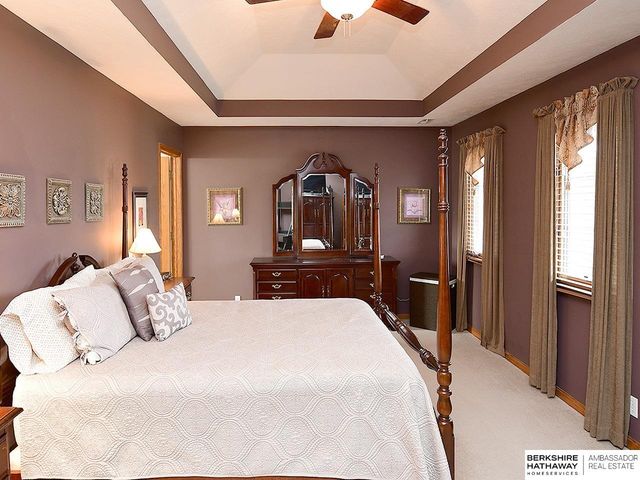 9022 Bayberry Circle, La Vista, NE 68128