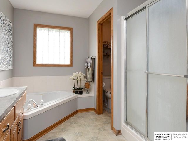 9022 Bayberry Circle, La Vista, NE 68128