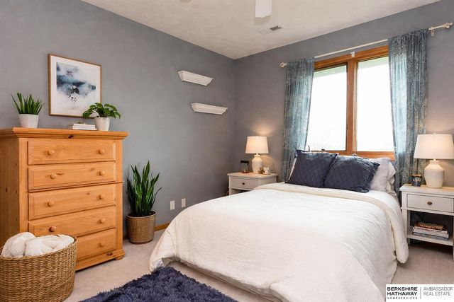 9022 Bayberry Circle, La Vista, NE 68128