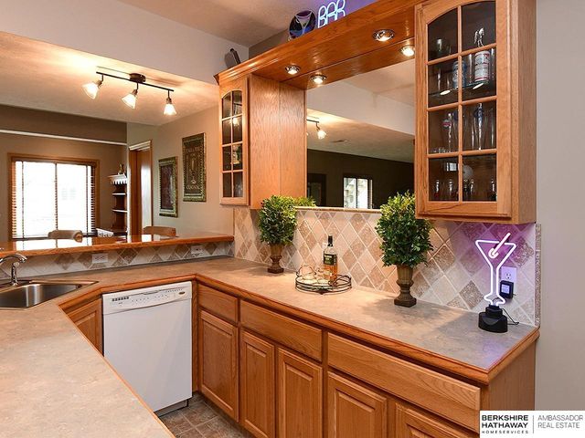 9022 Bayberry Circle, La Vista, NE 68128