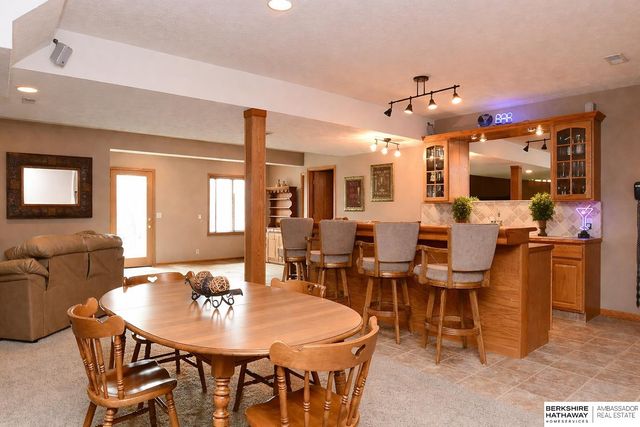 9022 Bayberry Circle, La Vista, NE 68128