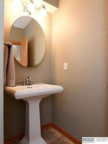 9022 Bayberry Circle, La Vista, NE 68128