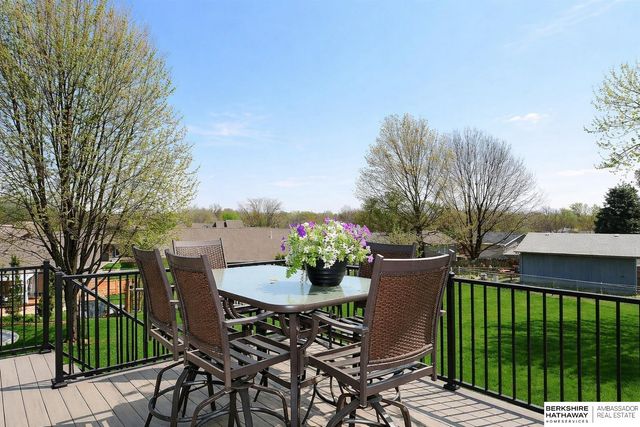 9022 Bayberry Circle, La Vista, NE 68128