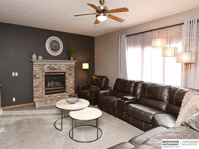 9022 Bayberry Circle, La Vista, NE 68128