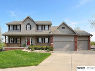 9022 Bayberry Circle, La Vista, NE 68128