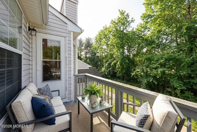 380 Hampton Place, Morganville, NJ 07751