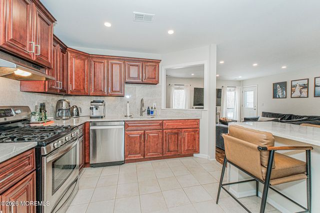 380 Hampton Place, Morganville, NJ 07751