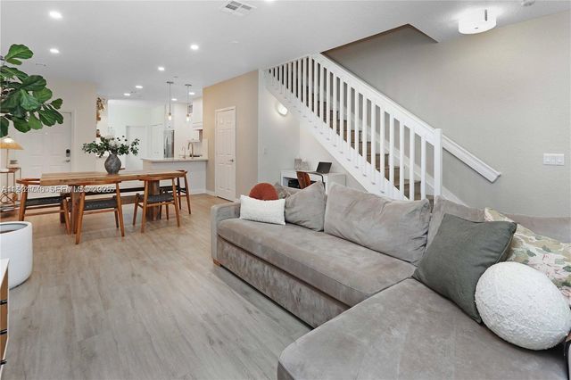 4333 Vineyard Cir 4333, Weston, FL 33332