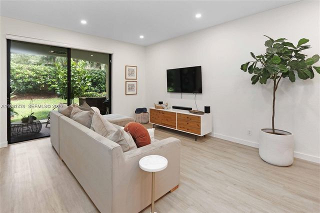 4333 Vineyard Cir 4333, Weston, FL 33332