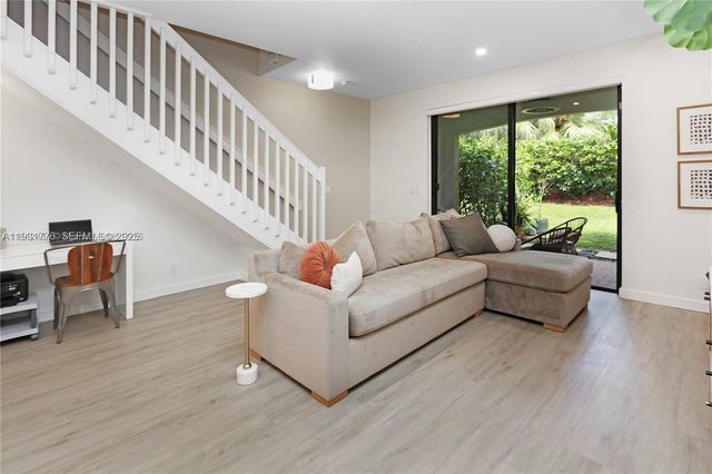 4333 Vineyard Cir 4333, Weston, FL 33332