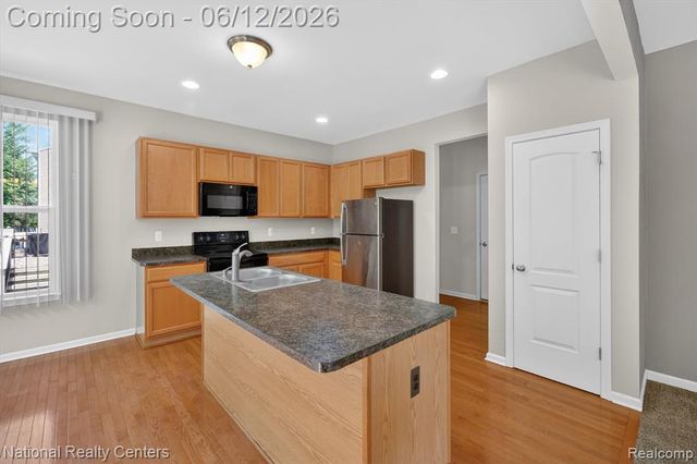 59697 Twin Pines Drive, New Hudson, MI 48165