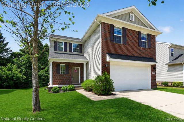 59697 Twin Pines Drive, New Hudson, MI 48165