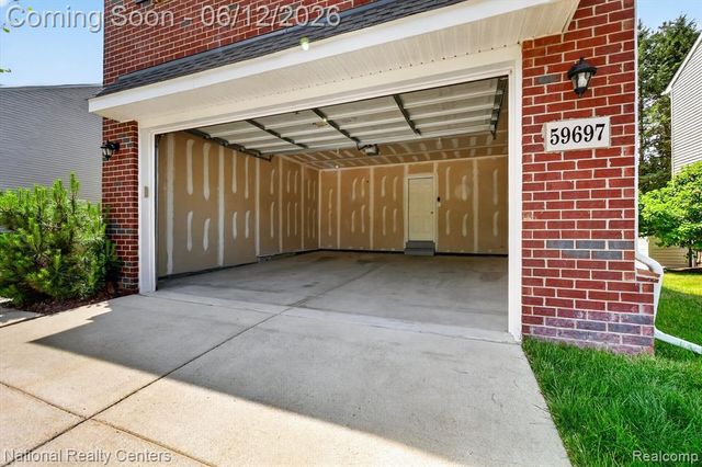 59697 Twin Pines Drive, New Hudson, MI 48165